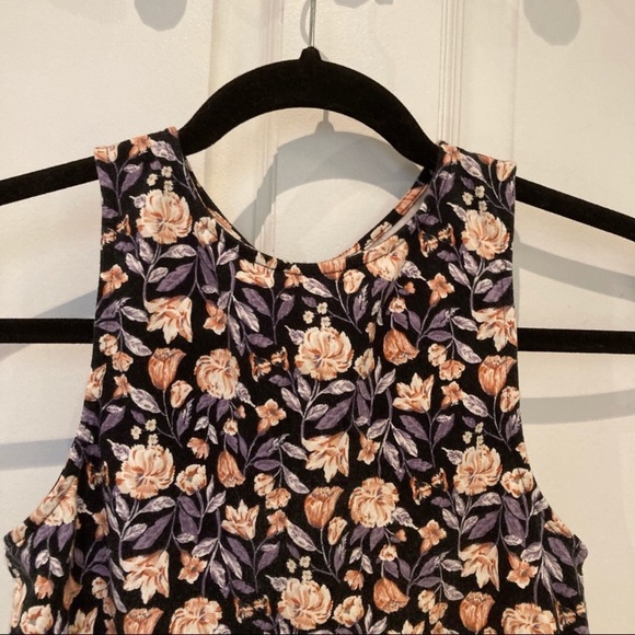 Floral Crop Top - Picture 2 of 6